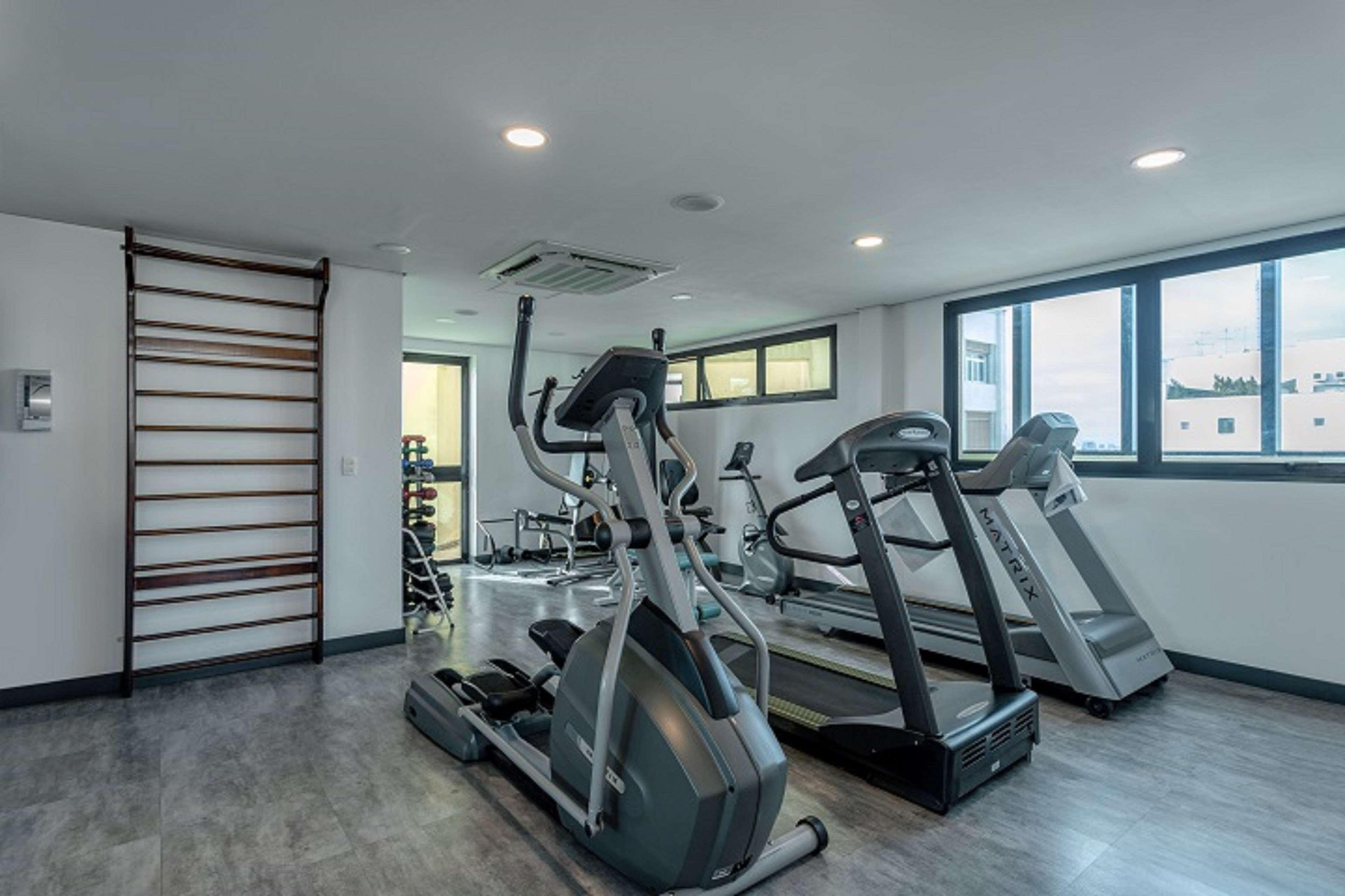 Radisson Oscar Freire Hotel São Paulo Exterior foto The gym at the hotel