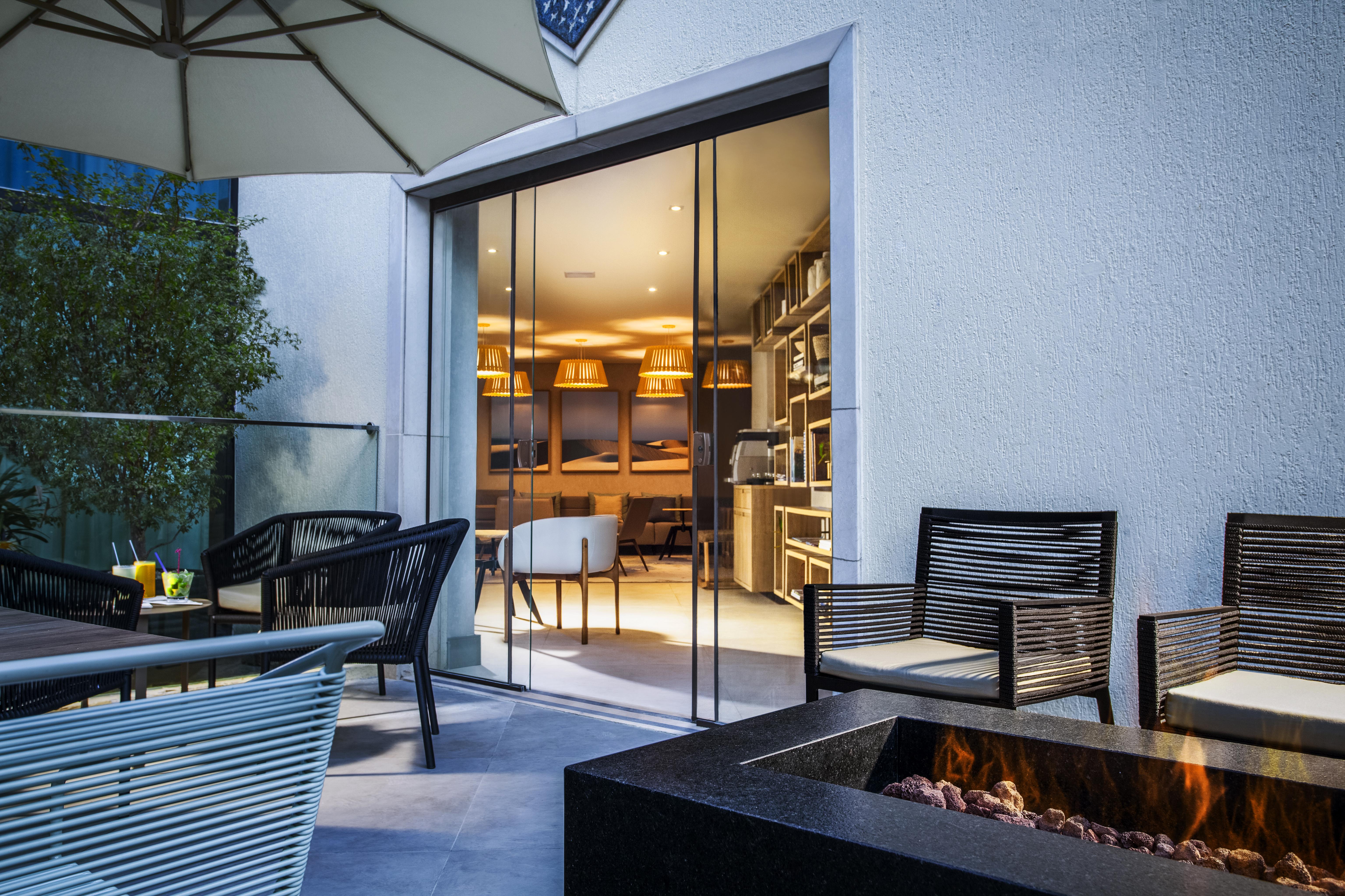 Radisson Oscar Freire Hotel São Paulo Exterior foto The Terrace at The Hari